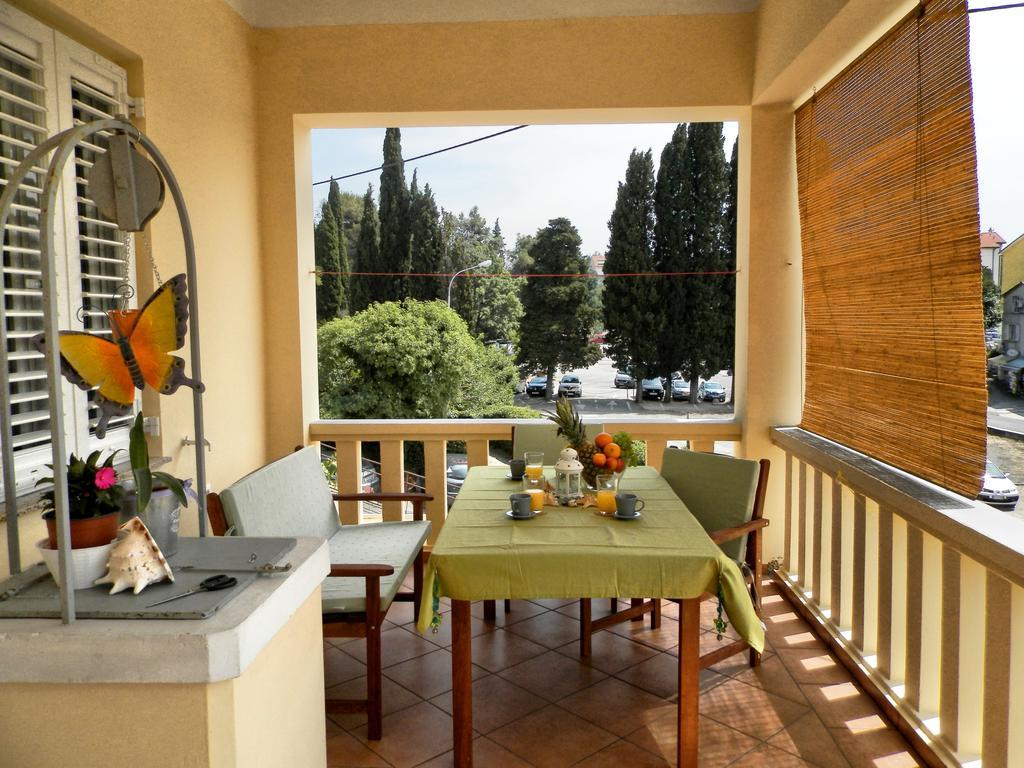 Apartment Kiki Candy Malinska Ruang foto